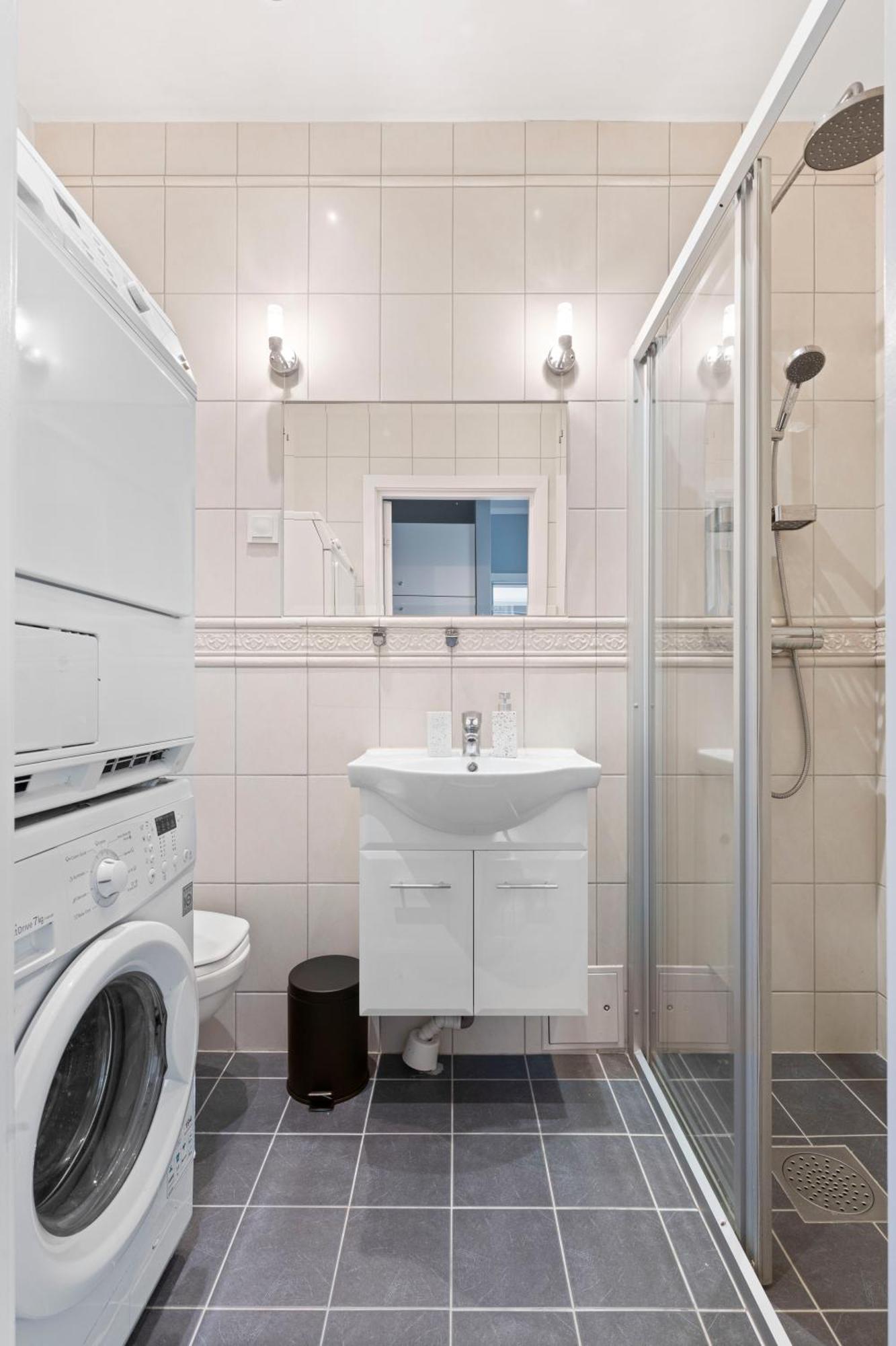 Modern And Bright Apartment In Central オスロ エクステリア 写真